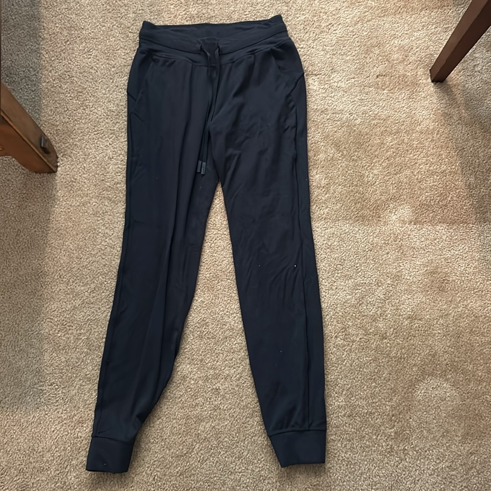Lululemon Joggers size 4
